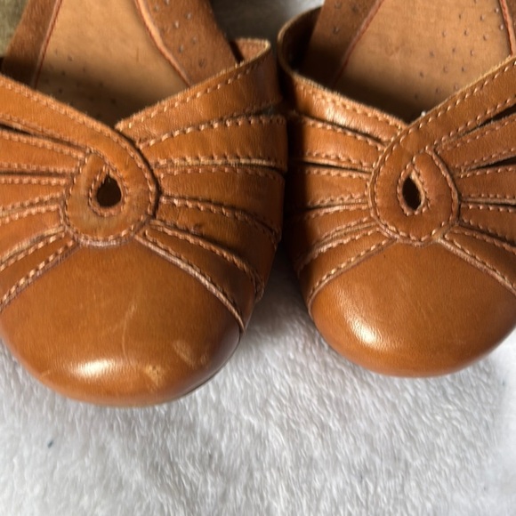 Cobb Hill by New Balance Tan Sandals with Soft Leather - Picture 3 of 5
